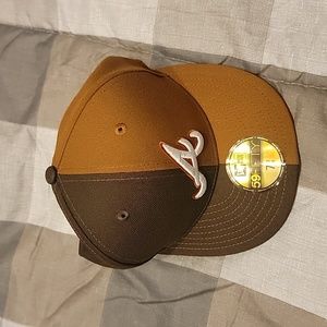 New Era Atlanta Braves Baseball cap,  size 7 3/4, colors Brown and light brown